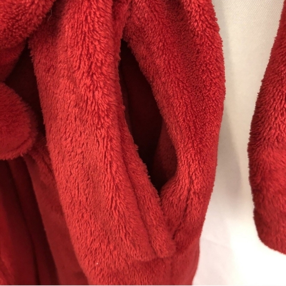 Victoria Secret Plush Hooded Sherpa Robe with Pockets - Picture 6 of 9